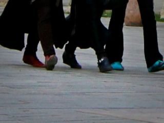 بهزیستی: دختران در ایران برای پرهیز از اعتیاد و تعرض جنسی از خانه فرار می‌کنند