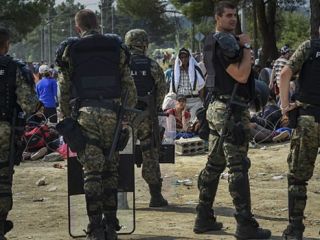 پلیس مقدونیه با گاز اشک آور با پناهجویان مقابله کرد