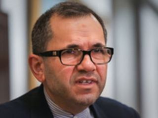 معاون ظریف: روابط ایران و بریتانیا در سطح کاردار باقی می‌ماند