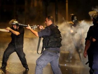 اعتراض به تل‌انبار شدن زباله در بیروت به خشونت کشیده شد
