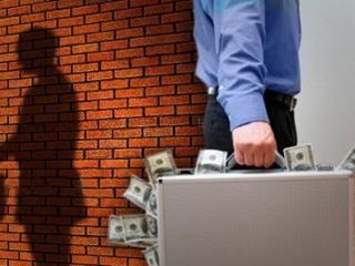 پرونده «مرد ۷۰۰ میلیون دلاری»؛ فساد مالی جدید در دولت احمدی‌نژاد