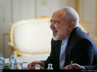 خاطره جالب ظریف از دوران نامزدی و ازدواجش