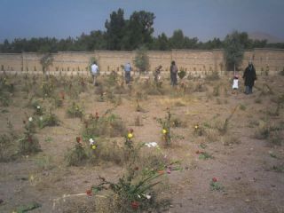 ماموران امنیتی از مراسم یادبود اعدام‌شدگان ۶۷ در خاوران جلوگیری کردند