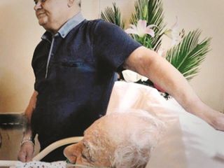 اکبر عبدی: دوست دارم استقلال قهرمان شود