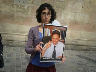 نامه سرگشاده دختر عبدالفتاح سلطانی به دادستان تهران: چه کسی را می‌خواهید آزار دهید؟