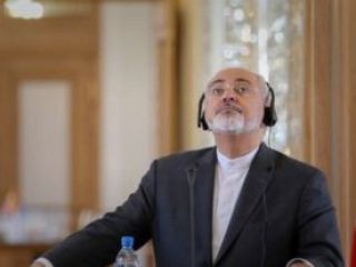 انتقاد وزیر خارجه ایران از فراخوان برای کناره‌گیری بشار اسد از قدرت