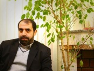 کسی که به اشکان و سردار آزمون گیر داد، این شکلی برکنار شد!