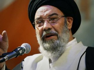 امام‌جمعه اصفهان به زنان: بنشینید در خانه و خانمی کنید و بگذارید مردان استخدام شوند