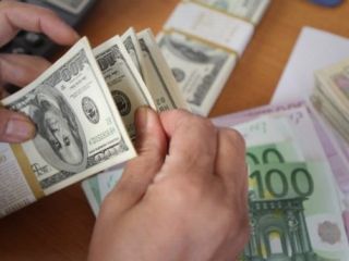 ارزش برابری دلار به «رقمی بی‌سابقه در دو سال گذشته» رسید