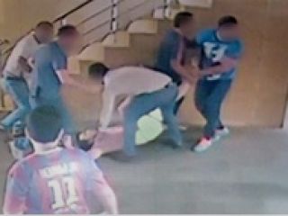 فرار اکشن گروگان از خودروی آدم ربایان