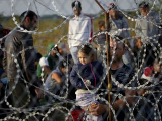 بحران مهاجران؛ مجارستان در مرز صربستان وضعیت اضطراری اعلام کرد