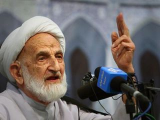 خزعلی، آیت‌اللهی که بر لبان احمدی‌نژاد بوسه زد