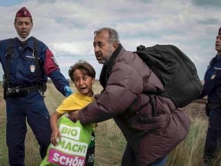 لگداندازی فیلم‌بردار مجارستانی، رویای پناهنده سوری را محقق کرد