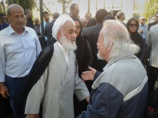 حضور شیخ علی تهرانی و خواهر خامنه‌ای در خاکسپاری منصور ملکی + عکس