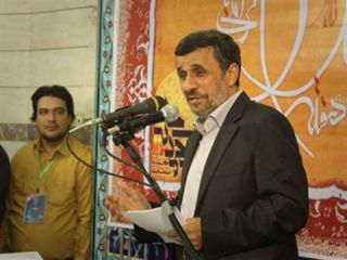 احمدی نژاد: دوره مال مردم‌خوری به پایان می رسد