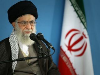 رهبر ایران با اعلام سه روز عزای عمومی , خواستار مسئولیت‌پذیری مقام‌های سعودی در قبال حادثه منا شد