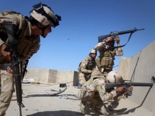 نیروهای عراقی که جنگ با «حکومت اسلامی» را رها کرده و به اروپا می‌گریزند