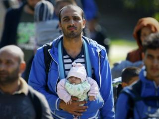 بحران پناهجویی: پرتاب ترقه و فشفشه به اتوبوس پناه‌جویان در فنلاند