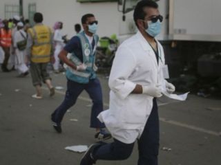 علی جنتی برای بررسی حادثه حج به عربستان سفر می‌کند