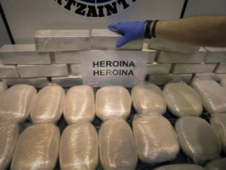 بسته‌های هروئین، قاچاقچی را خفه کرد