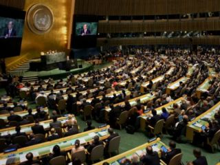 واکنش ها در ایران به دست دادن ظریف با اوباما