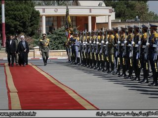 تغییر لباس گارد تشریفات ریاست جمهوری/ نظامیان ایرانی چکمه پوش شدند