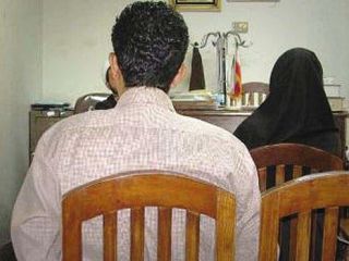 طلاق به خاطر فروش وسایل گرانقیمت خانه