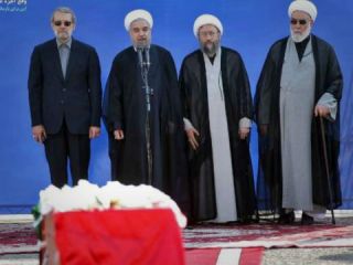 حضور سران سه قوه ایران در مراسم ورود جنازه ده‌ها قربانی منا