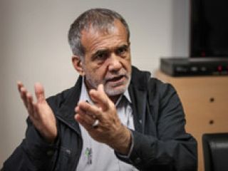 پزشکیان: مگر پنج سال قبل نگفتید قطعنامه‌ها کاغذ پاره هستند؟ پس چرا اکنون گیر داده‌اید که چرا تمامی قطعنامه‌ها را لغو نمی‌کنند؟