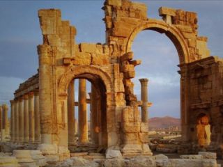 'داعش طاق پیروزی شهر باستانی پالمیرا را تخریب کرد'