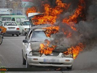 حریق ناگهانی پراید در اتوبان