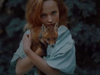 تصاویر دیدنی مدل روسی با حیوانات