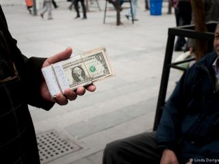 هشدار آمریکا به دولت‌ها و بانک‌ها: تحریم ایران هنوز پابرجاست.