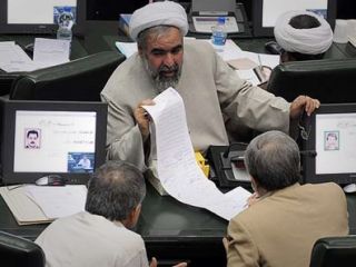 مجید انصاری: یکی از نمایندگان امروز پیش ظریف آمد و گفت اعدامت می کنم!