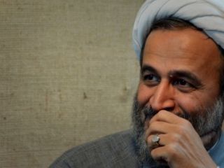 حمله پناهیان به ظریف: دشمن باید مثل «سگ» پشیمان شود که با تو دست داده است