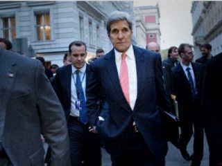 فرانس۲۴: جان کری با پای پیاده به دیدار ظریف رفت