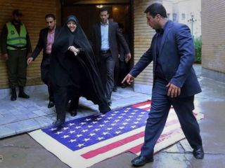 معصومه ابتکار: عبور از روی پرچم امریکا در قم؛ تحصیل و زندگی فرزند در کالیفرنیا