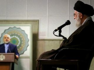 ظریف: همه ما مطیع رهبر و نگران نفوذیم