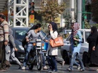 مرکز آمار: ایرانیان دو ساعت و ۴۶ دقیقه کار می‌کنند