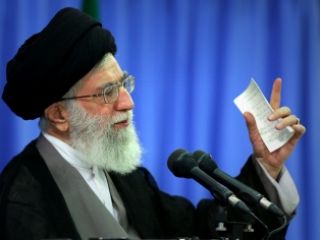 آیت الله خامنه‌ای: بعضی کار فرهنگی در دانشگاه را با کنسرت و اردوی مختلط اشتباه گرفته‌اند
