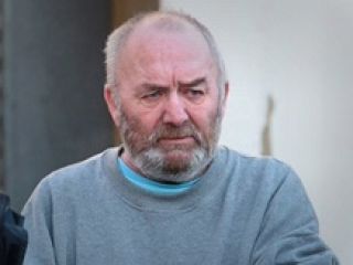 پدربزرگی پس از خفه کردن نوه‌اش، به آرامی سیگاری را رول کرد و به دخترش گفت: پسرت را کشتم!