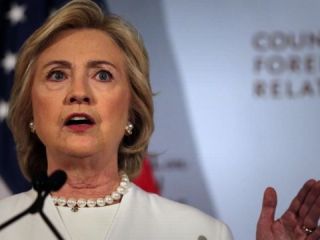 کلینتون: عربستان به جای یمن بر مقابله با داعش تمرکز کند