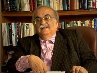 توضیح خسرو معتضد پیرامون مقاله‌اش درباره شاه