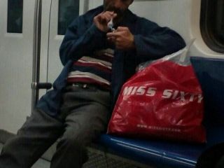 روایت یک شاهد عینی از مصرف شیشه در مترو