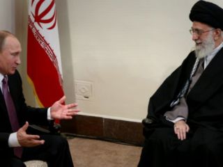 ولادیمیر پوتین بلافاصله پس از ورود به تهران با آیت‌الله خامنه‌ای دیدار کرد