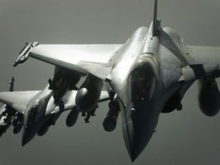 شروع حملات فرانسه علیه داعش از ناو هواپیمابر شارل دوگل