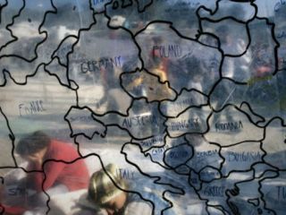 با حملات پاریس و بحران پناهجویان 'شینگن به اغمای جزئی رفته'