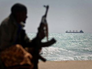 خدمه لنج ربوده‌شده ایرانی 'دزدان دریایی سومالی را کشتند و گریختند'