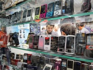 شوهر مرتب گوشی می خرید زن درخواست طلاق داد