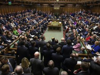 پارلمان بریتانیا مشارکت در حمله به داعش در سوریه را تصویب کرد